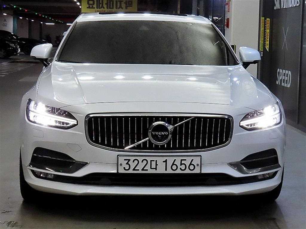 Volvo S90 2019 — Zona Franca Iquique