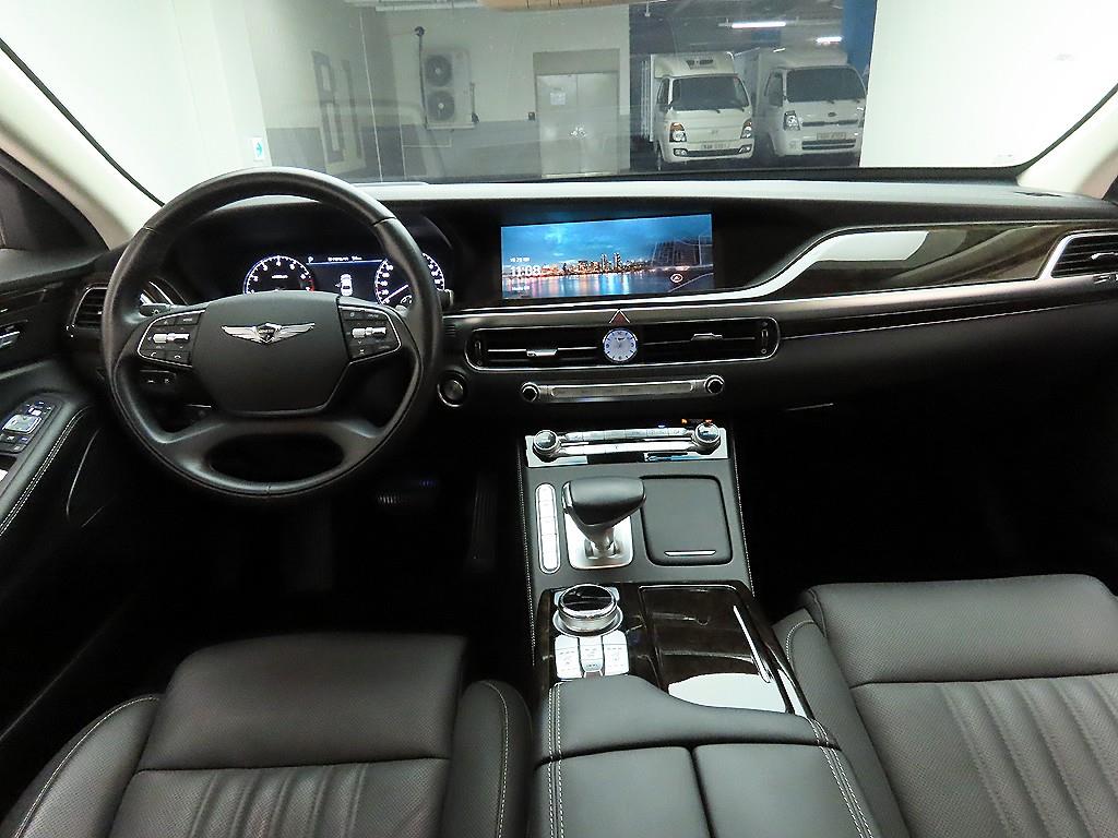 Genesis G90 - Vista 9