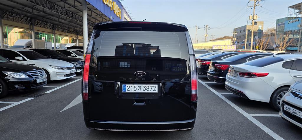 HYUNDAI Staria - Vista 10