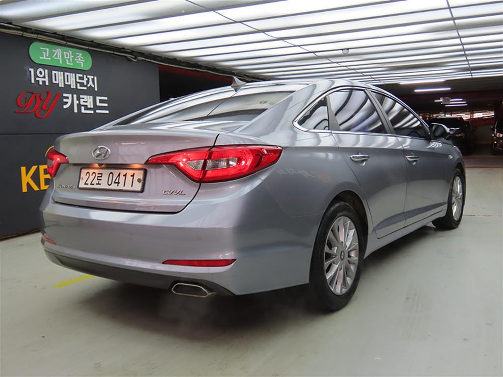 HYUNDAI Sonata - Vista 4