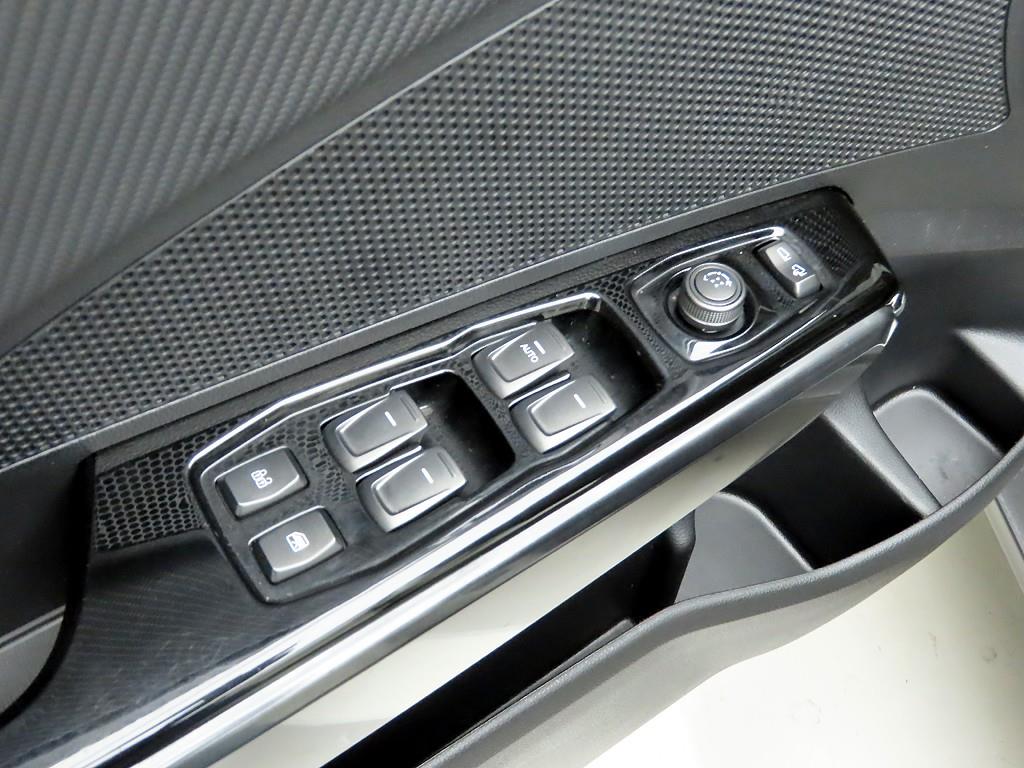 Ssangyong Tivoli - Vista 12