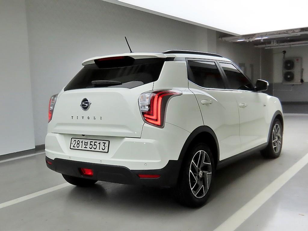 Ssangyong Tivoli - Vista 4