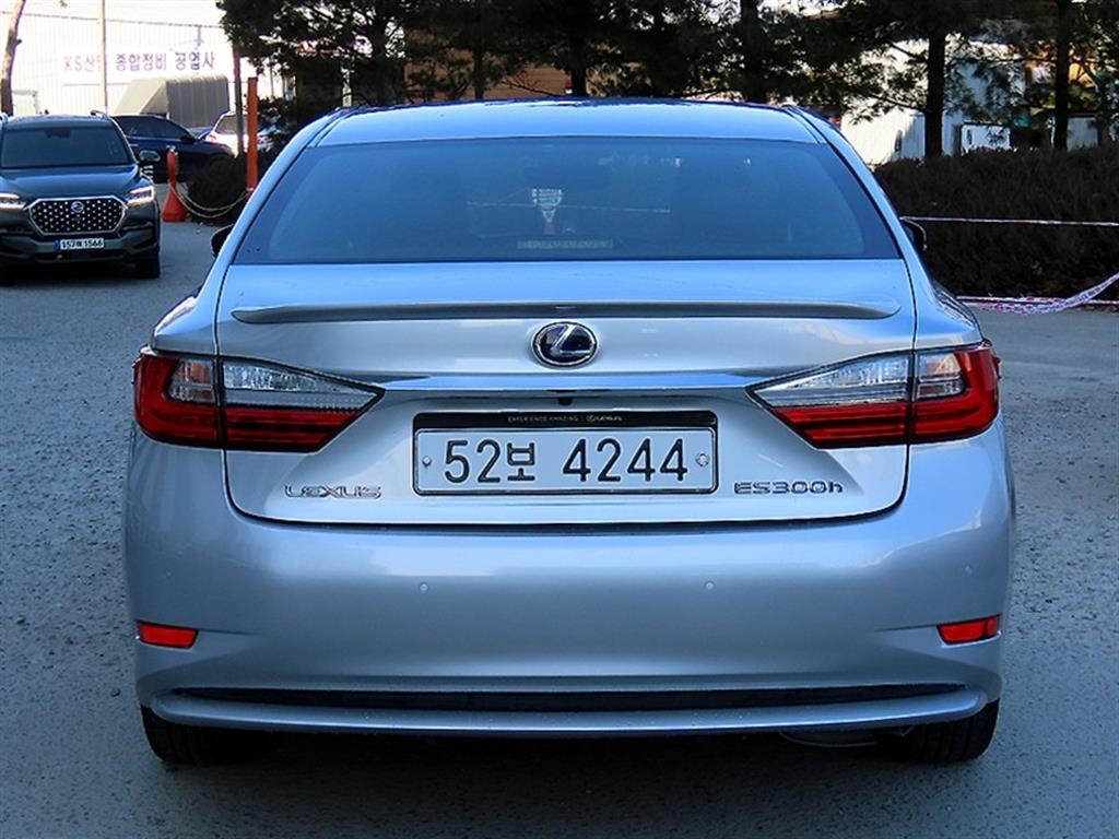 Lexus ES - Vista 4