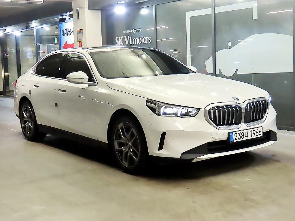 BMW 5 Series 2025 Blanco - Importación desde Corea - HF Imports Iquique - Foto 1