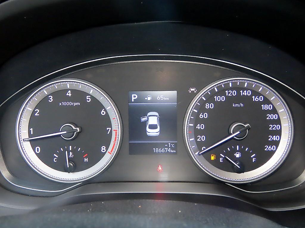 HYUNDAI Grandeur - Vista 9