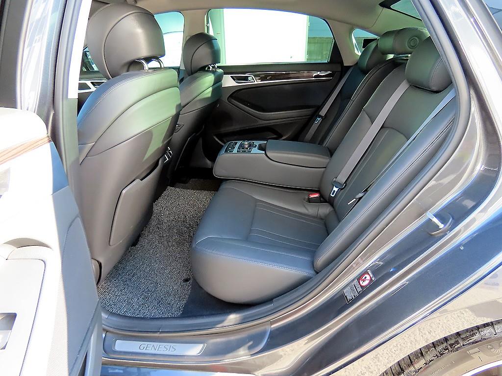 Genesis G80 - Vista 6