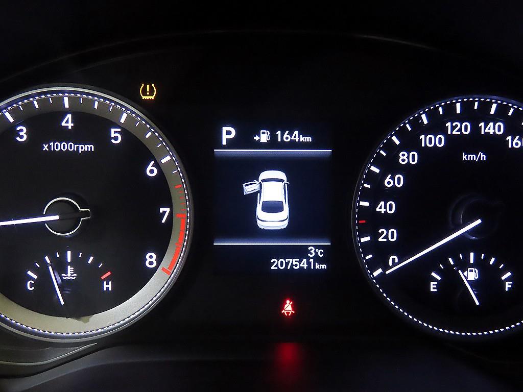 HYUNDAI Grandeur - Vista 9