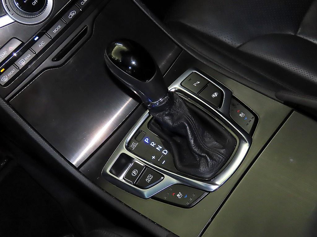 HYUNDAI Grandeur - Vista 12