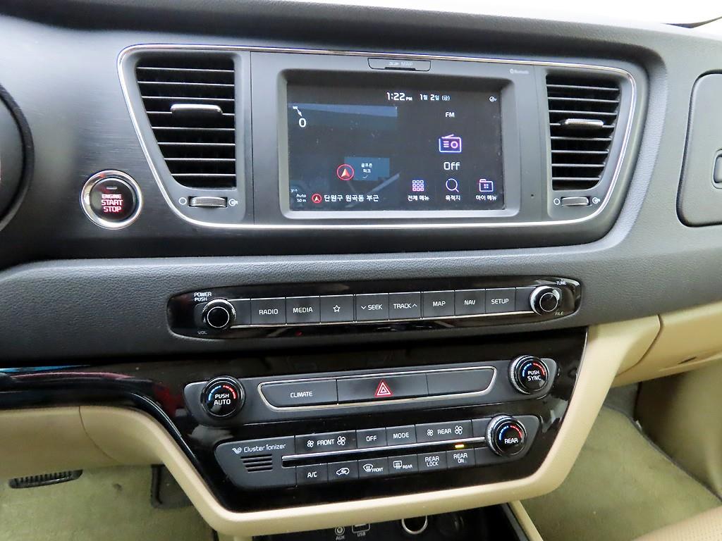 KIA Carnival - Vista 10