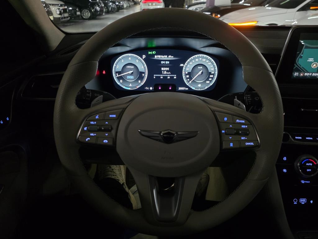 Genesis G70 - Vista 10