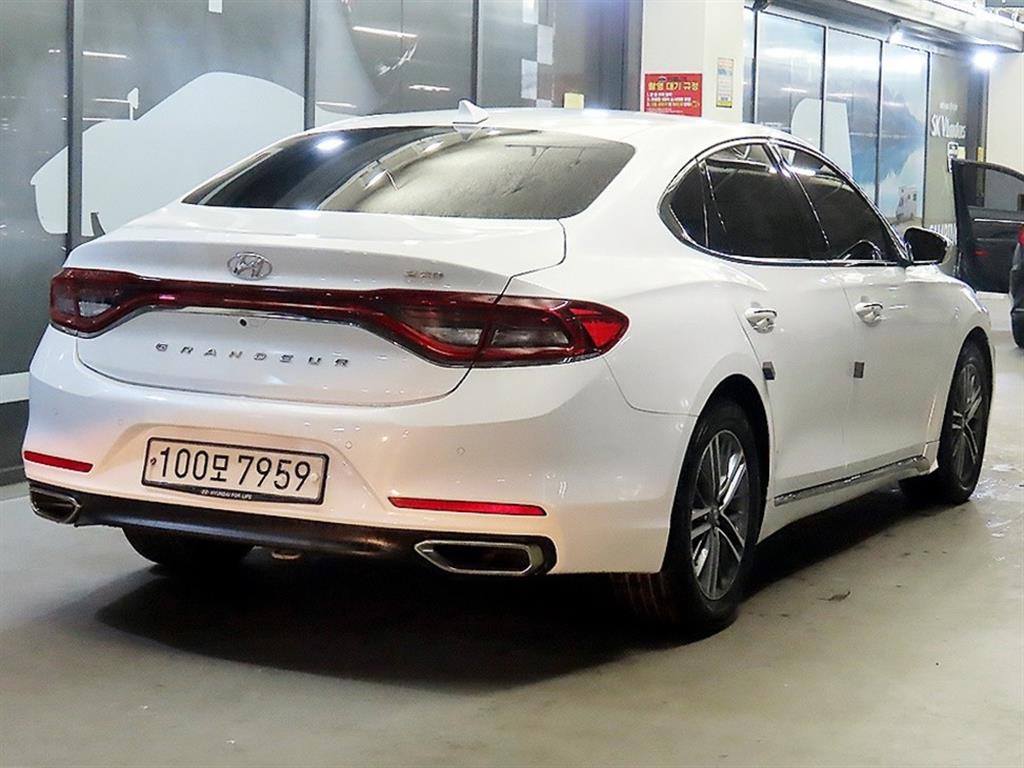 HYUNDAI Grandeur - Vista 4