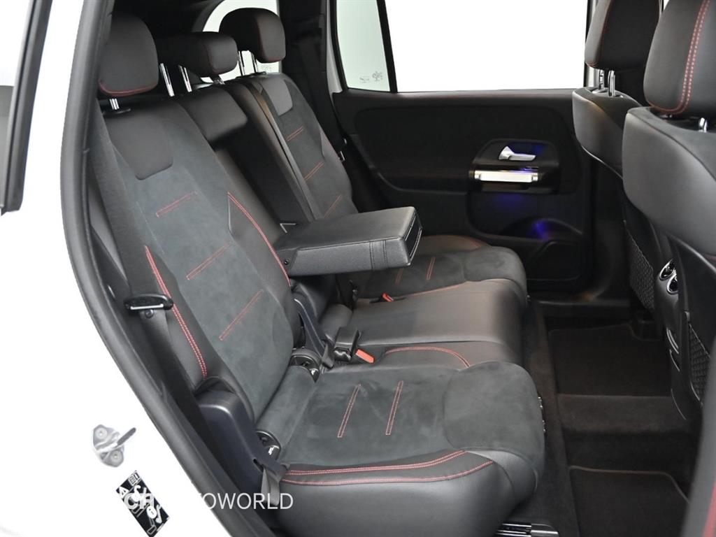 Mercedes Benz GLB Class - Vista 12