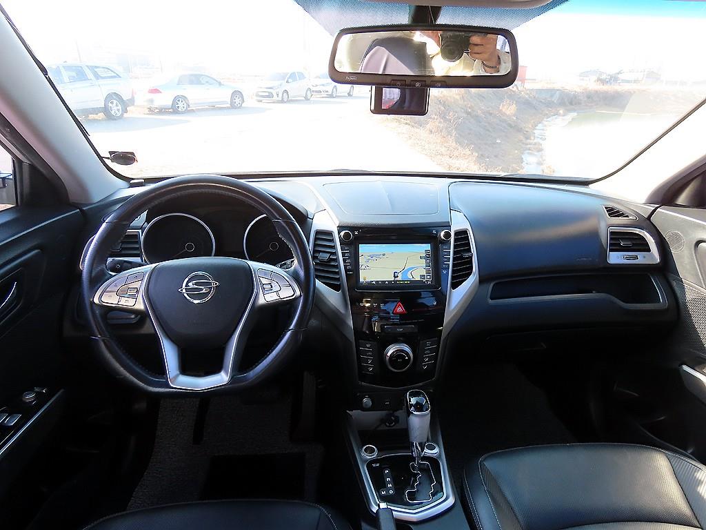 Ssangyong Tivoli - Vista 9