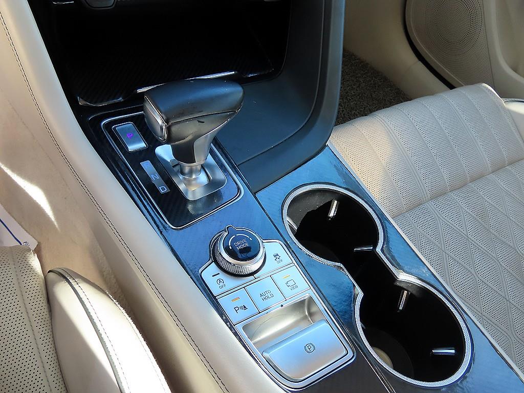 Genesis G70 - Vista 11