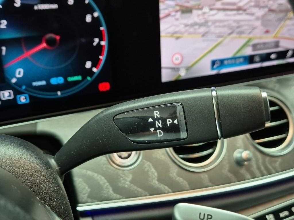 Mercedes Benz E class - Vista 8