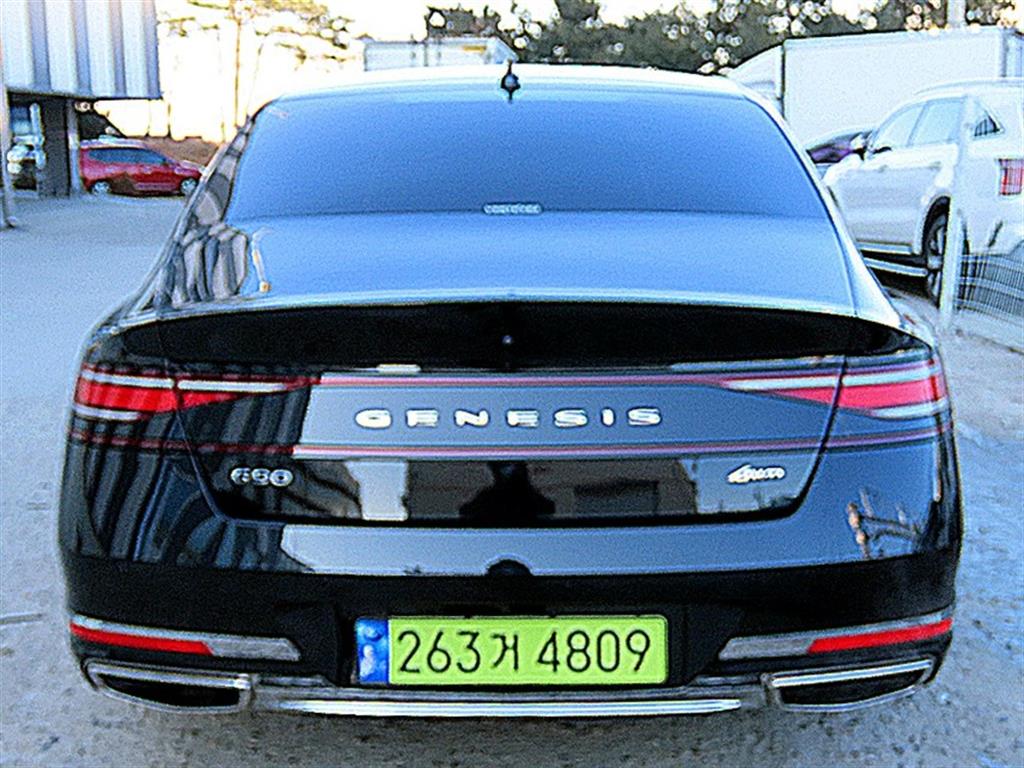 Genesis G90 - Vista 4