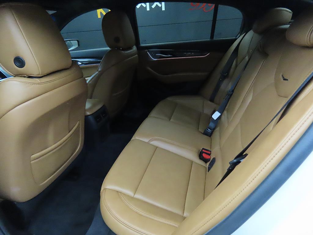 Cadillac CT5 - Vista 6