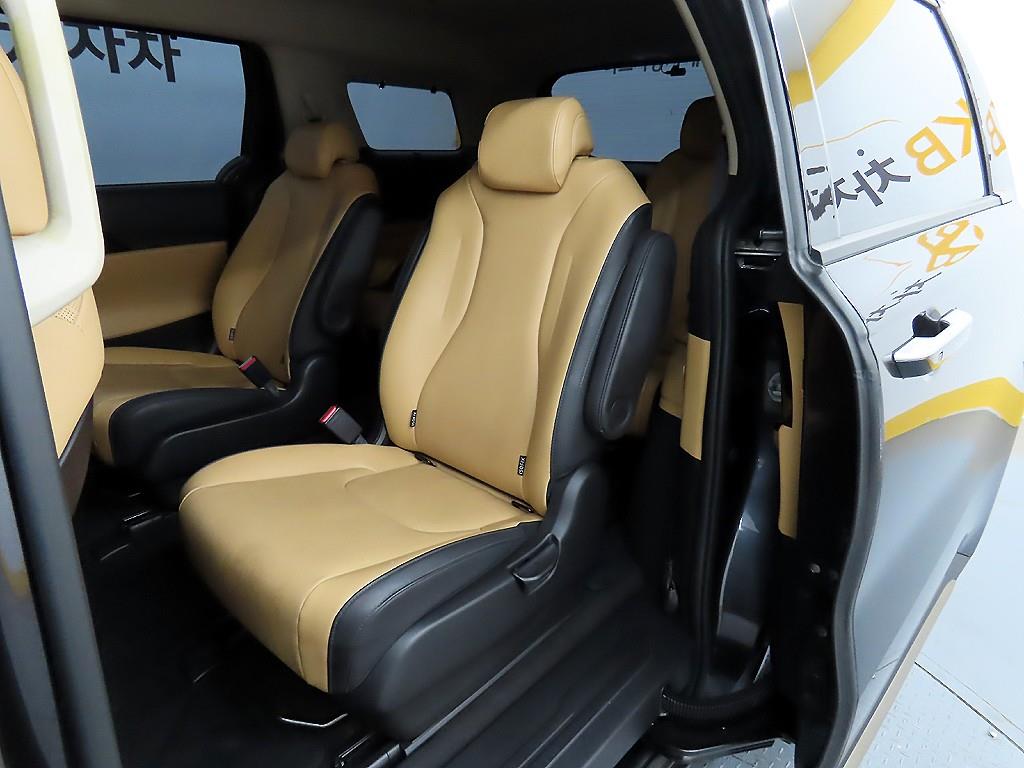 KIA Carnival - Vista 6