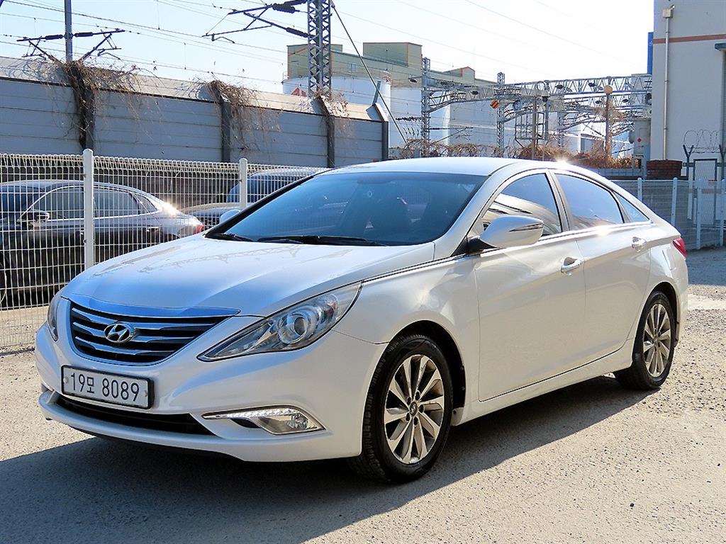 HYUNDAI Sonata - Vista 2