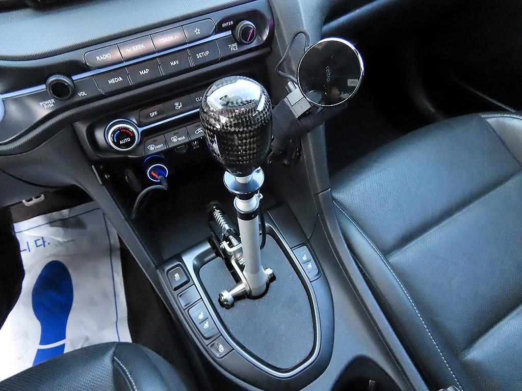 HYUNDAI Veloster - Vista 11