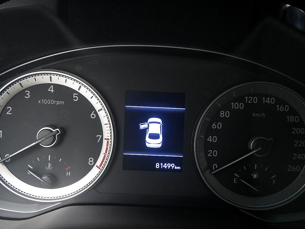 HYUNDAI Grandeur - Vista 11