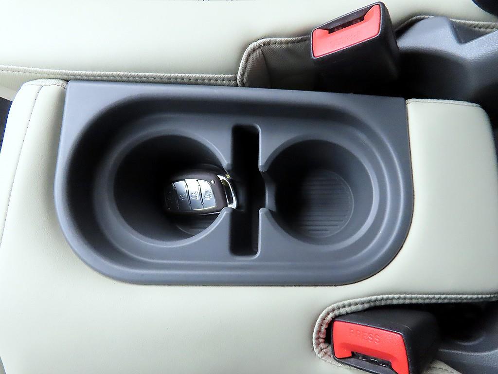 HYUNDAI Casper - Vista 12