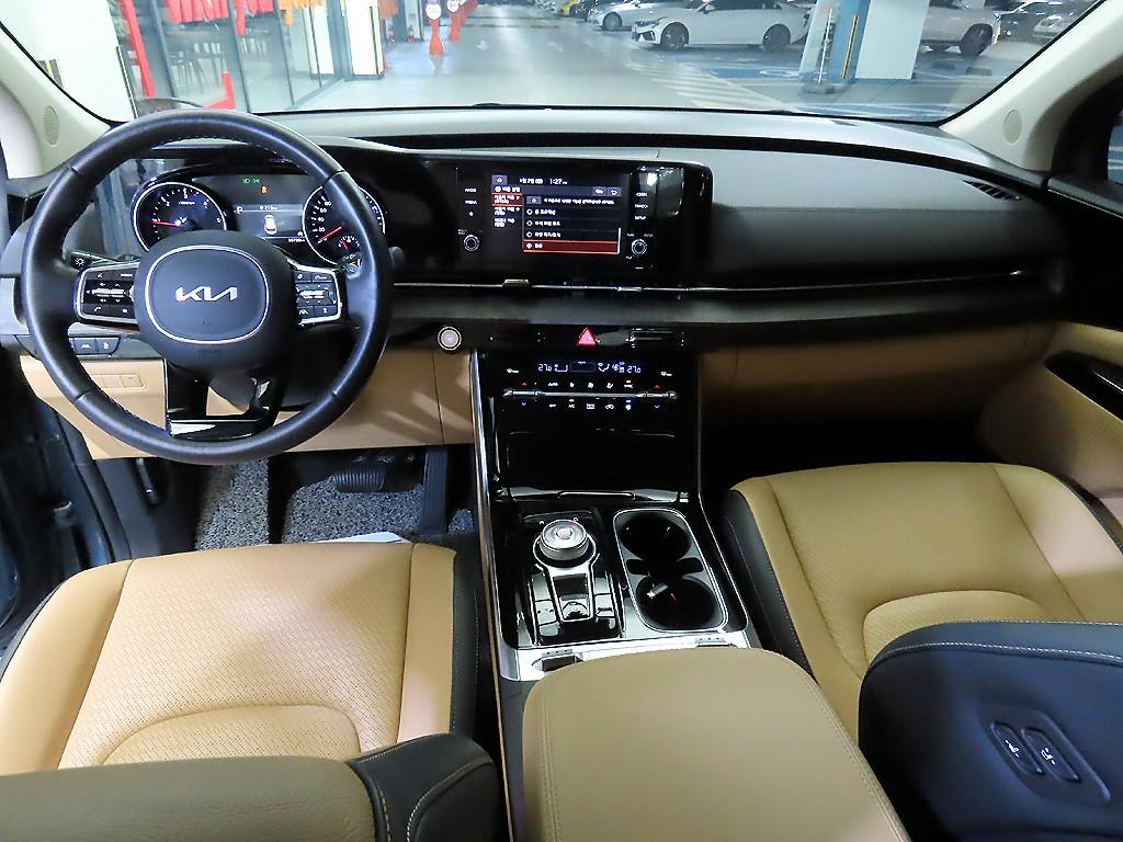 KIA Carnival - Vista 10