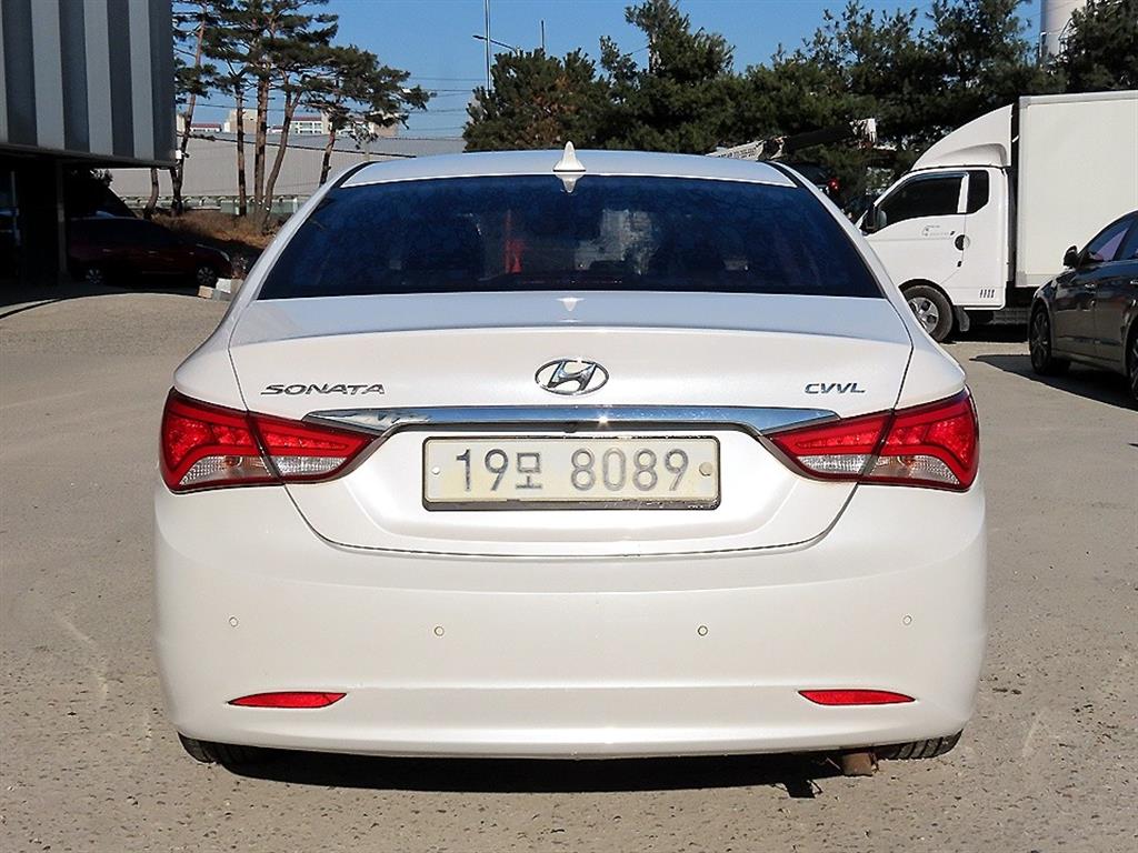 HYUNDAI Sonata - Vista 4