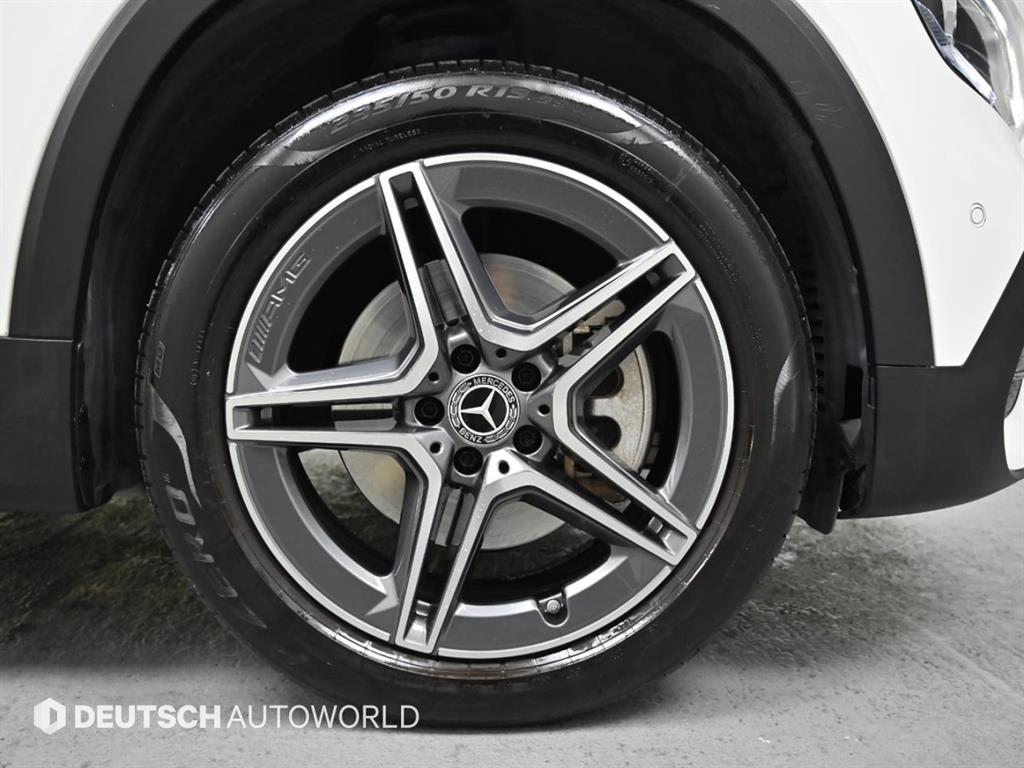 Mercedes Benz GLB Class - Vista 5