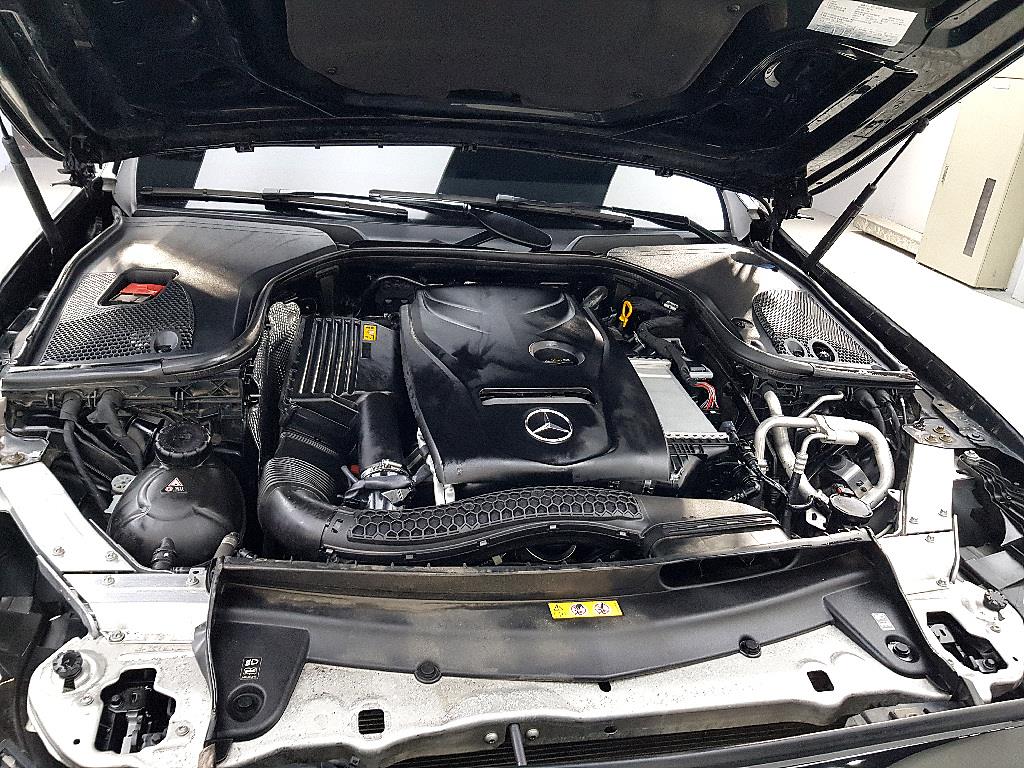 Mercedes Benz E class - Vista 6