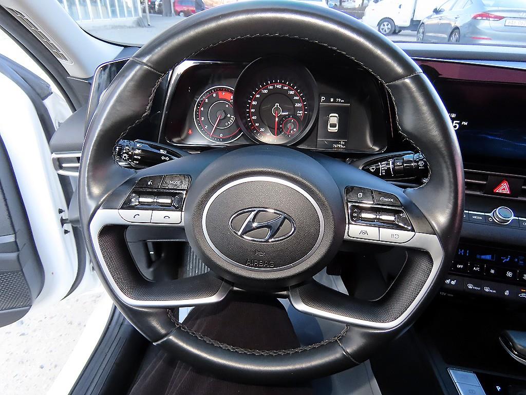 HYUNDAI Avante - Vista 8