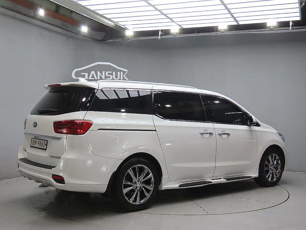 KIA Carnival - Vista 7