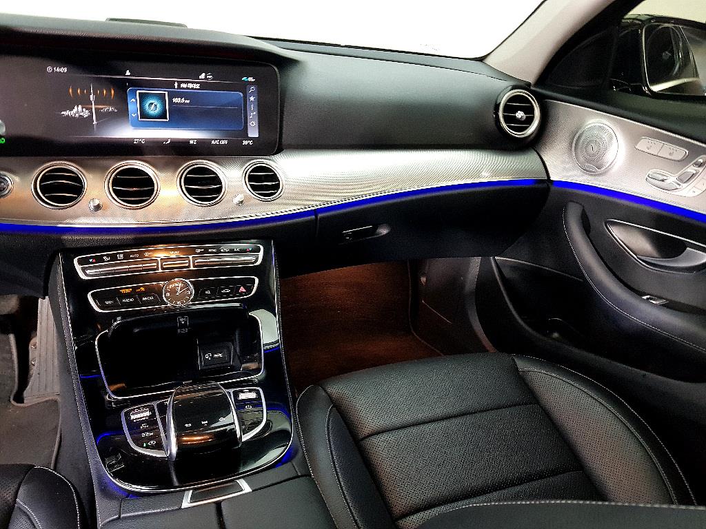 Mercedes Benz E class - Vista 10