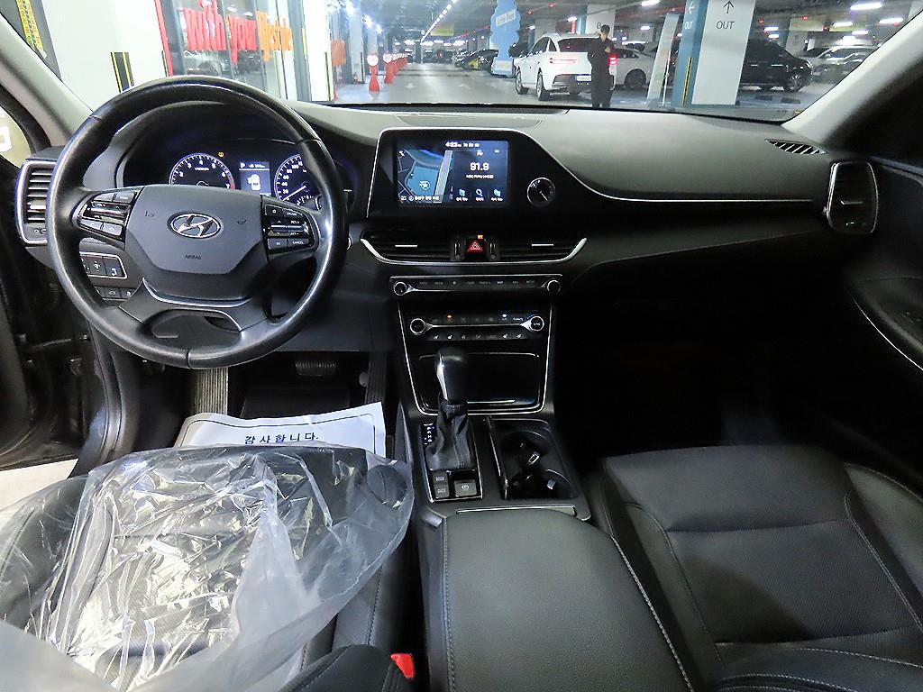 HYUNDAI Grandeur - Vista 10