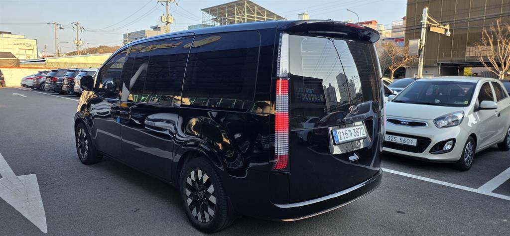 HYUNDAI Staria - Vista 9