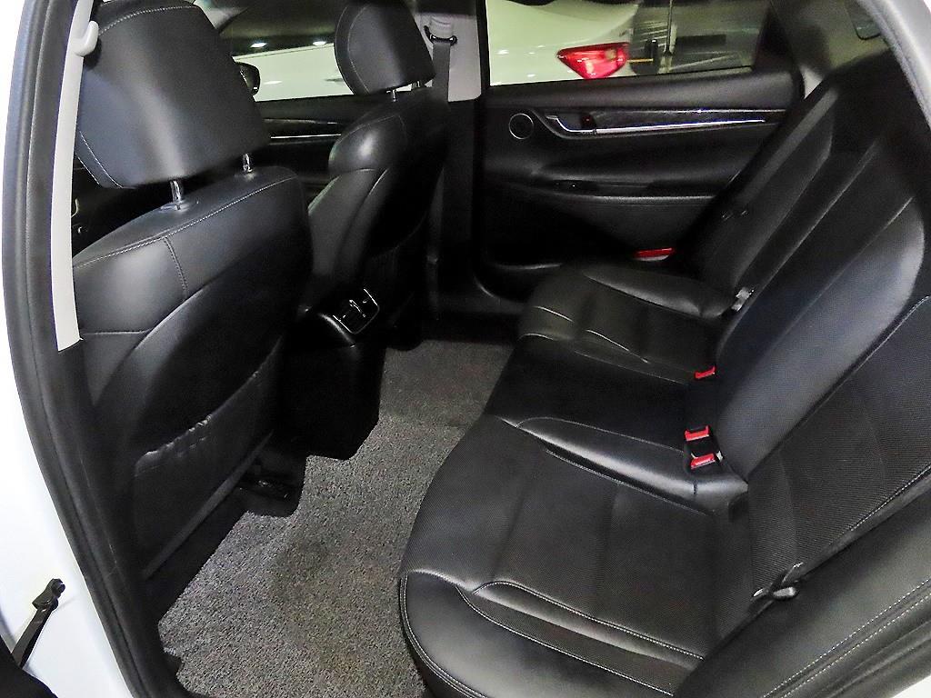 HYUNDAI Grandeur - Vista 7