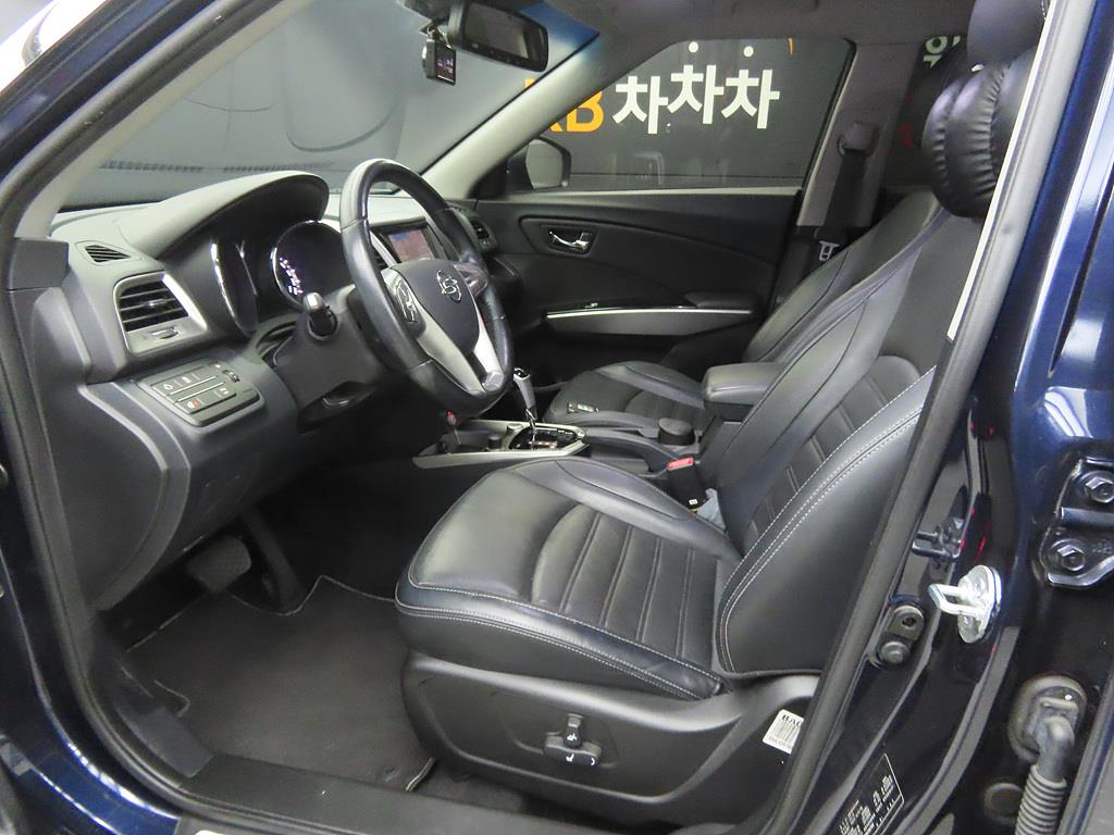 Ssangyong Tivoli - Vista 5