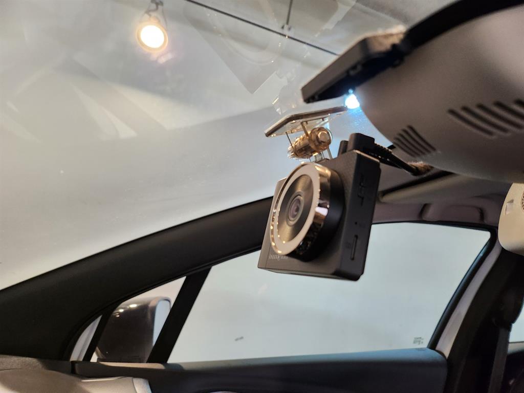 SAMSUNG QM3 2018 Blanco - Importación desde Corea - HF Imports Iquique - Foto 16