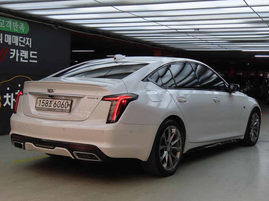 Cadillac CT5 - Vista 4