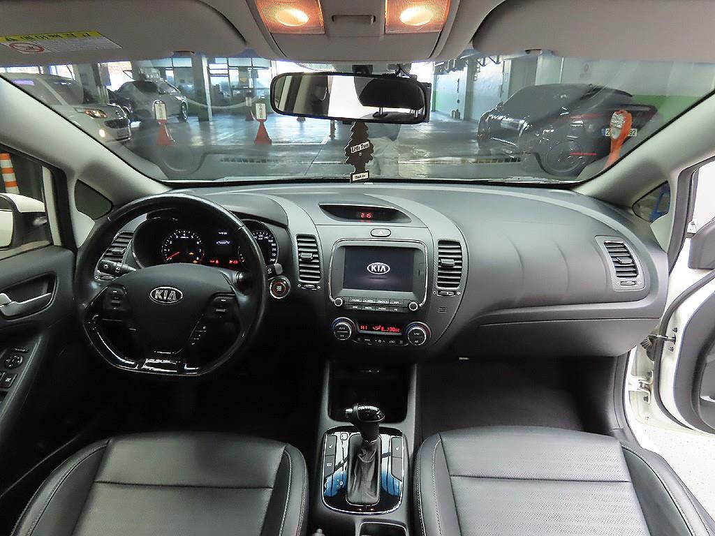 KIA K3 2017 Blanco - Importación desde Corea - HF Imports Iquique - Foto 8