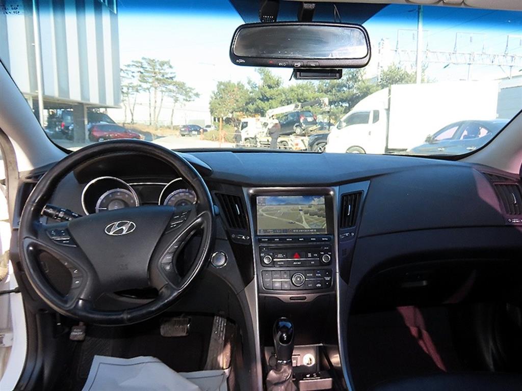 HYUNDAI Sonata - Vista 7