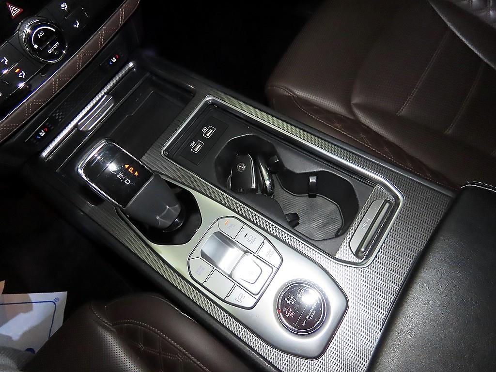 Ssangyong Rexton - Vista 12