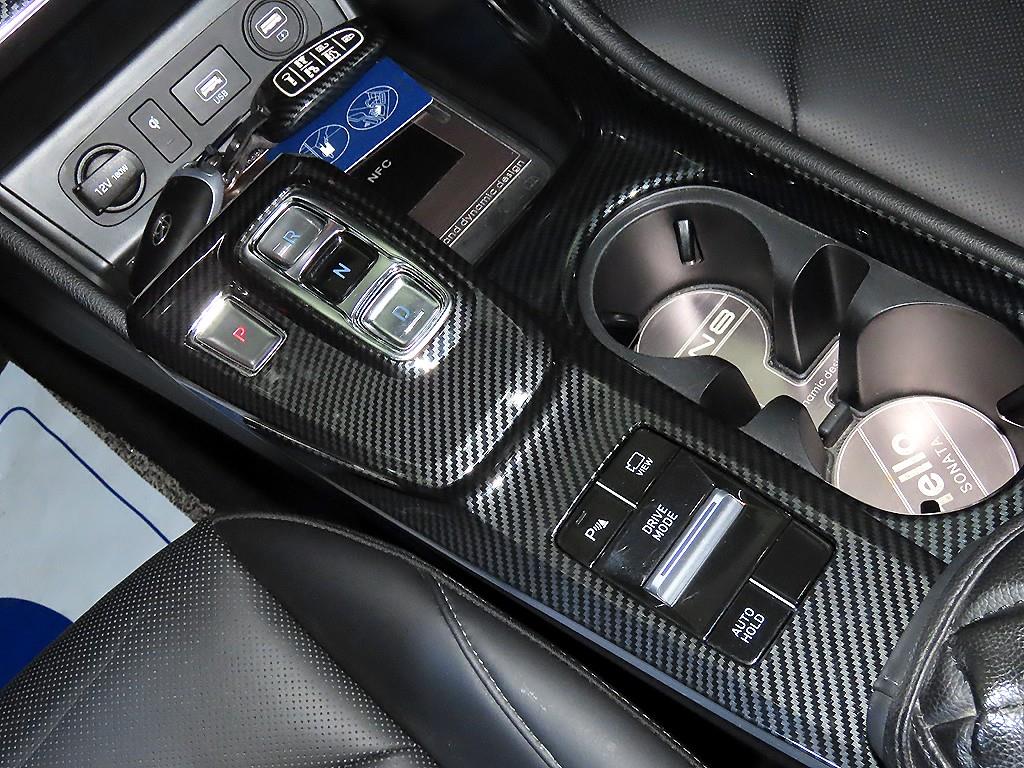 HYUNDAI Sonata - Vista 12