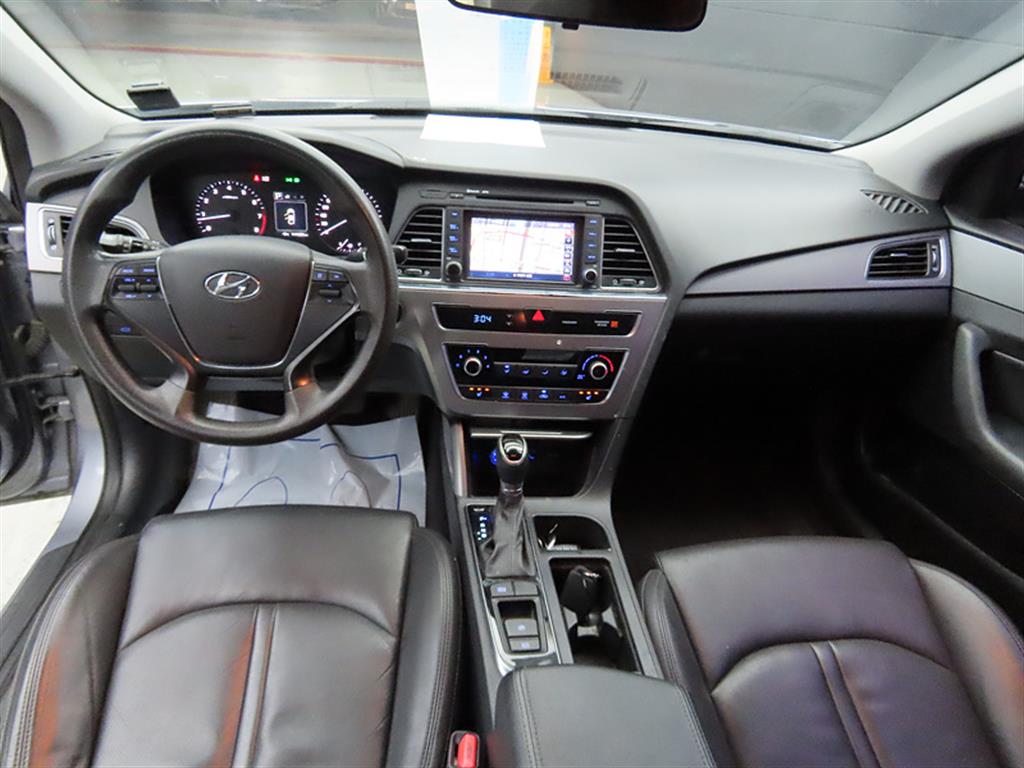 HYUNDAI Sonata - Vista 7