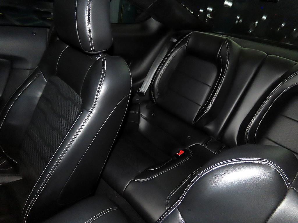 Ford Mustang - Vista 7