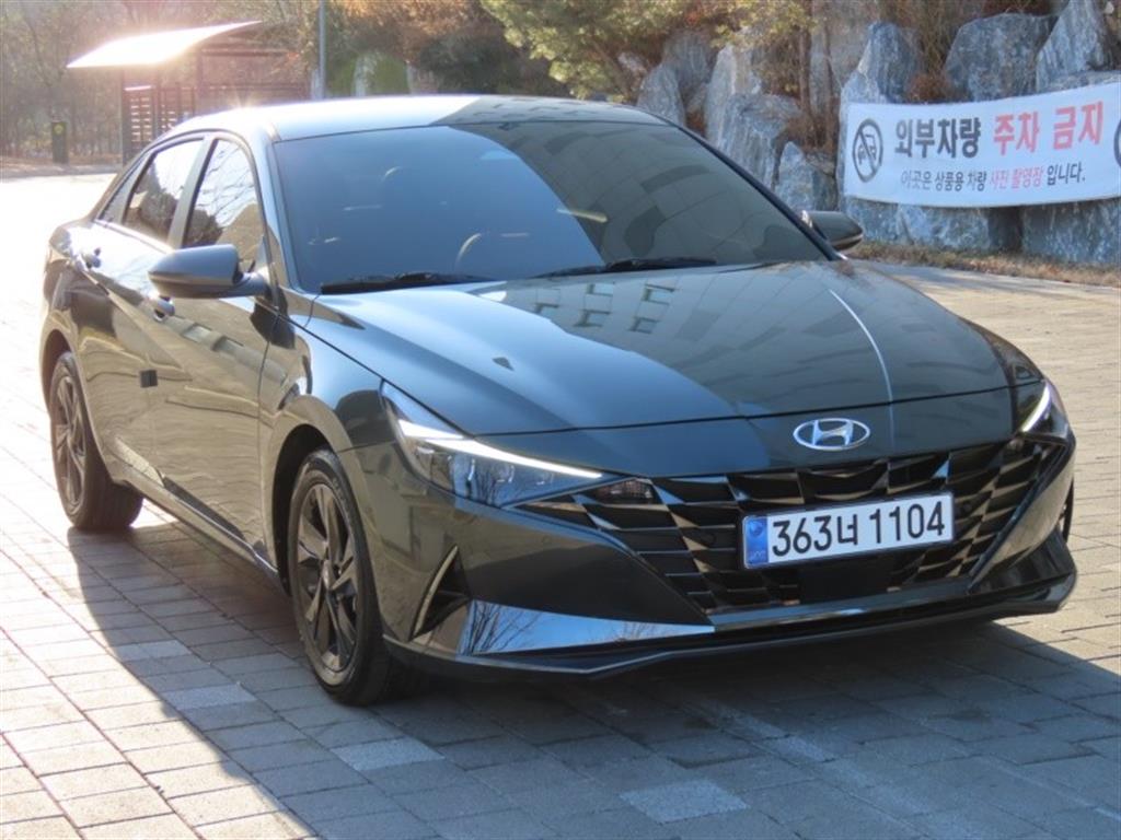 HYUNDAI Avante - Vista 3