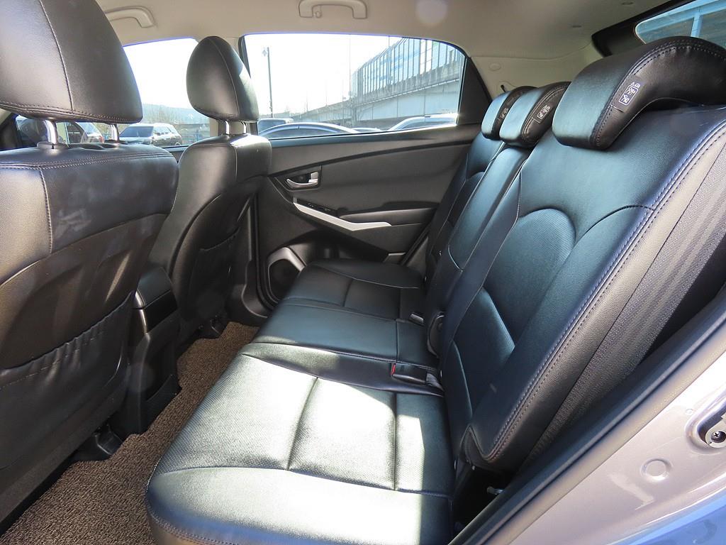 Ssangyong Korando - Vista 6