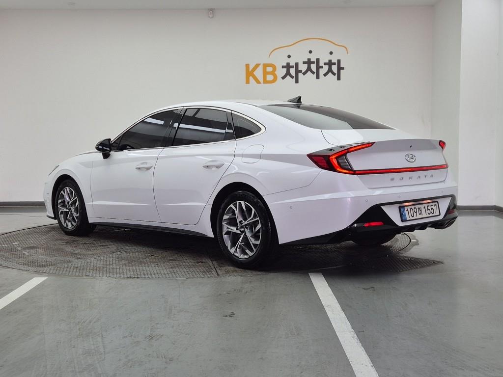 HYUNDAI Sonata - Vista 3