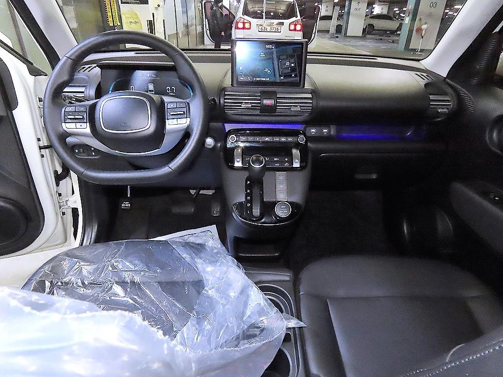 HYUNDAI Casper - Vista 10