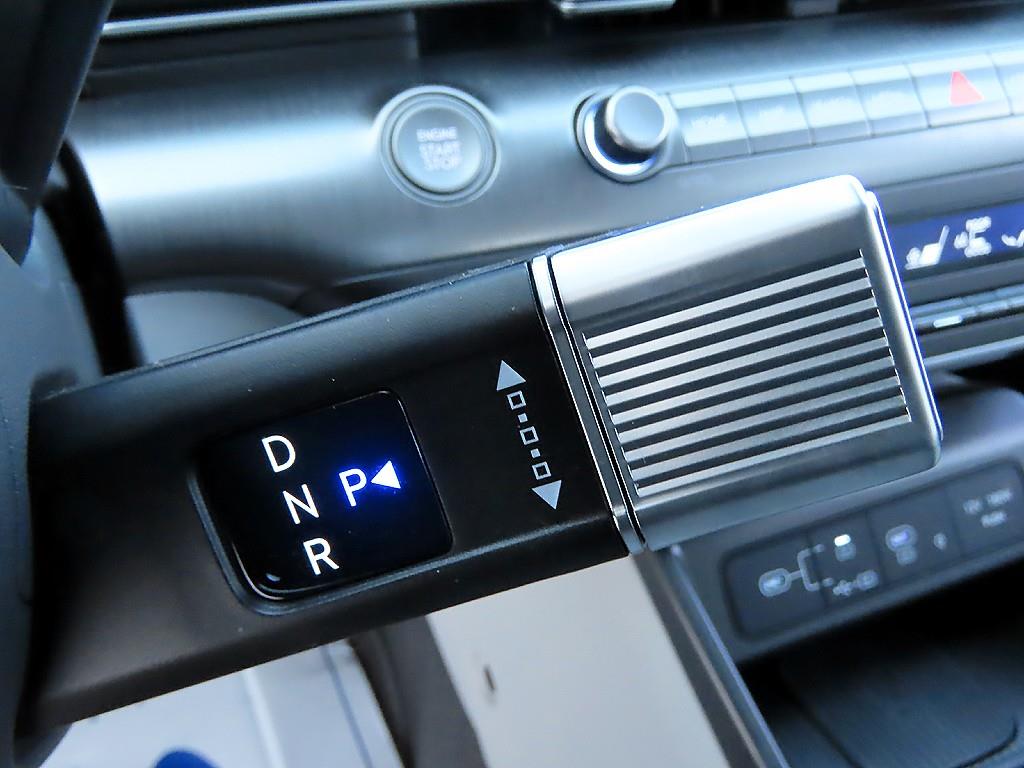 HYUNDAI Kona - Vista 10